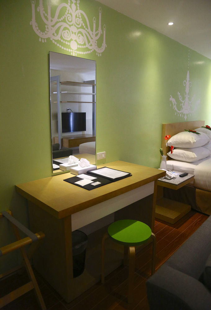 Fersal Hotel Makati Avenue Makati City Exterior photo